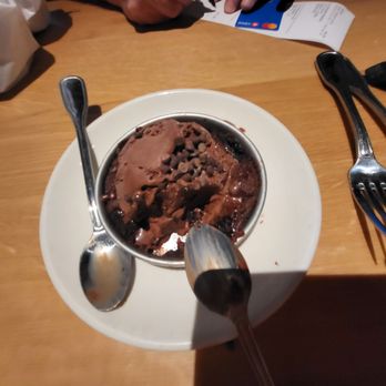 Bj's Restaurant & Brewhouse - Fantastic triple chocolate pizookie - Breweries Near Me - Chandler, Arizona