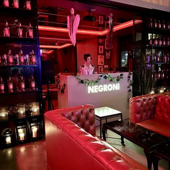 Negroni Bistro & Sushi Bar - Indoor dining area/lounge - Sushi Bars Near Me - Miami, Florida