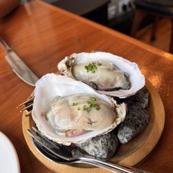 The Pig's Ear - Oysters and Beef TarTar