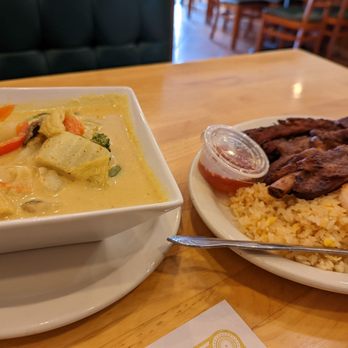 Thai BBQ - Yummm vegetable curry on the left and Special Bbq Pork Spare Ribs on the right! - Thai Near Me - Union City, California Thai BBQ - Yummm vegetable curry on the left and Special Bbq Pork Spare Ribs on the right! - Thai Near Me - Union City, California