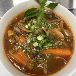 Pho Ben - Stewed beef with yellow egg noodles