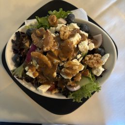 Blueberry Walnut Salad