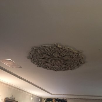 Historic Grange Estate - Medallion in ceiling in living room - Landmarks & Historical Buildings Near Me - Havertown, Pennsylvania