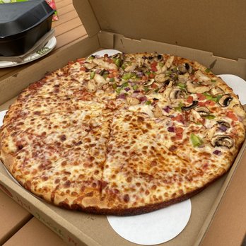 Pizza Place - half cheese, and half veggie with chicken added. 16" pizza - Pizza Near Me - Tropic, Utah Pizza Place - half cheese, and half veggie with chicken added. 16" pizza - Pizza Near Me - Tropic, Utah