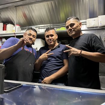 Dos Mexicanos Grill - Food Trucks Near Me