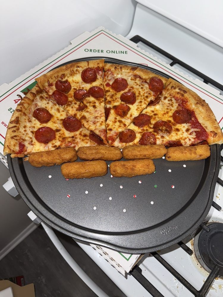 Middle River Pizzeria Logo