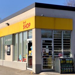 Shell - Very Clean Store. They Sell Beer and Alcoholic and of course Snacks!