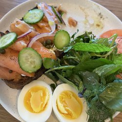 Salmon toast