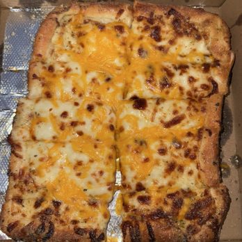 La Pizza Shop - Cheesy Garlic Bread - Pizza Near Me - Long Beach, California