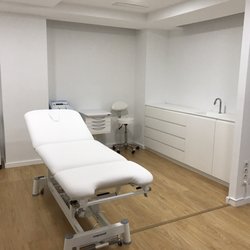 Dr. Alberto Marina - Sala de tratamientos de medicina estética Clínica Dr. Alberto Marina