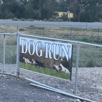 Griffy’s Shell Station - Large dog run, fence is kinda delapatepted but a decent enough place for your pup to stretch their legs. - Gas Stations Near Me - Beaver, Utah Griffy’s Shell Station - Large dog run, fence is kinda delapatepted but a decent enough place for your pup to stretch their legs. - Gas Stations Near Me - Beaver, Utah