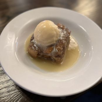 The Victory Tap - Whiskey bread pudding - Bars Near Me - Pflugerville, Texas