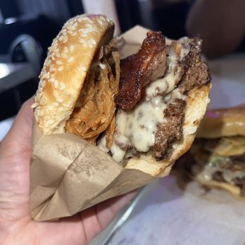 Papi Smash'd Burger - Burgers Near Me - Orlando, Florida Papi Smash'd Burger - Burgers Near Me - Orlando, Florida