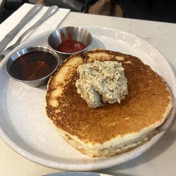 Sisters & Co - Earl Grey Pancakes - Breakfast & Brunch Near Me - Toronto, Ontario Sisters & Co - Earl Grey Pancakes - Breakfast & Brunch Near Me - Toronto, Ontario