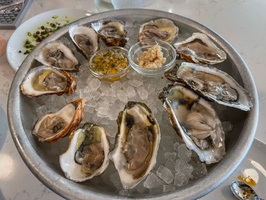 Little Em's Oyster Bar by null