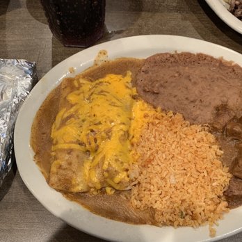Circle G Restaurant - Chicken enchiladas, Carne Guisada, Rice, and Beans. - Mexican Near Me - Poth, Texas
