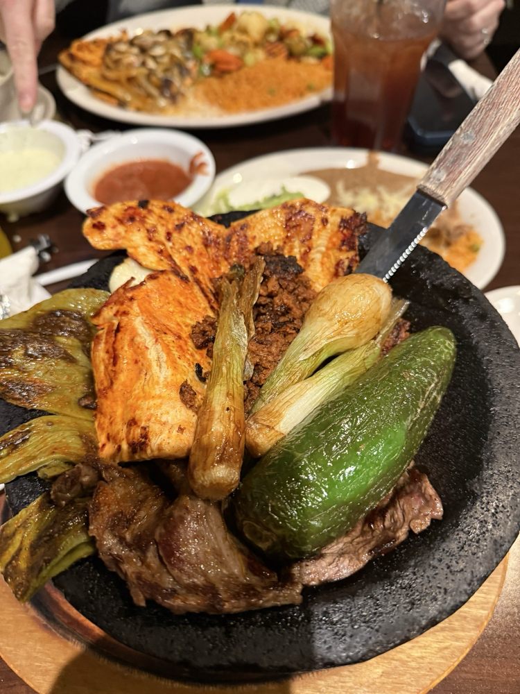 Peppers Mexican Grill Bar Logo