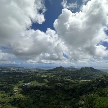 Nuuanu Pali Lookout - Local Flavor Near Me - Kaneohe, Hawaii Nuuanu Pali Lookout - Local Flavor Near Me - Kaneohe, Hawaii