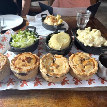 The Blackbird - Pie sampler - Pubs Near Me - London, XGL The Blackbird - Pie sampler - Pubs Near Me - London, XGL