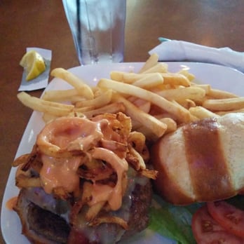 Tracks - Chicago heat burger - Burgers Near Me - Cary, Illinois