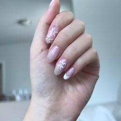 Damarys Nails - Gel nails with design