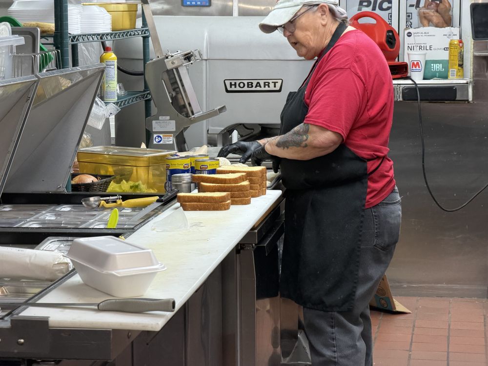 Lawhon's Grocery & Meat Logo