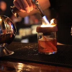 The James Drinkery - Smoked old fashioned