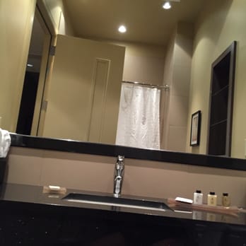 Opera House Hotel - Bathroom - Hotels Near Me - Bronx, New York