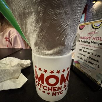 Mom's Kitchen & Bar - Comfort Food Near Me - New York, New York