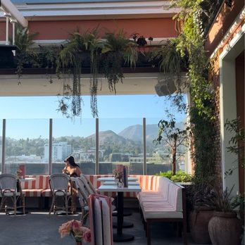 Bar Lis - Corner spot is a vibe but you wanna be by the glass to get the whole scenic rooftop view!! - Lounges Near Me - Los Angeles, California