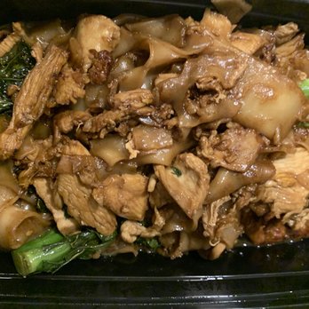 Bang Bar Thai Restaurant - Chicken pad see eew - Thai Near Me - Seattle, Washington