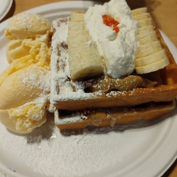 Waffle and Berry - Waffles Near Me - Honolulu, Hawaii