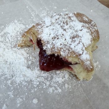 Stan's Donut Shop - Raspberry jelly with powdered sugar - Donuts Near Me - Santa Clara, California Stan's Donut Shop - Raspberry jelly with powdered sugar - Donuts Near Me - Santa Clara, California