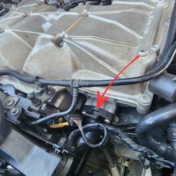 Tapa Jaguar & Land Rover Engine - That plastic part was leaking through the hose. - Auto Repair Near Me Tapa Jaguar & Land Rover Engine - That plastic part was leaking through the hose. - Auto Repair Near Me