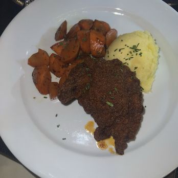 Timothy's - Nashville, hot chicken - Breakfast & Brunch Near Me - St Louis, Missouri