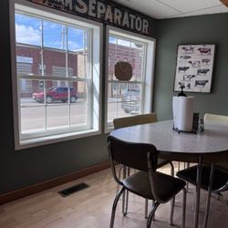 Farmhouse Cafe & Gifts - Indoor seating