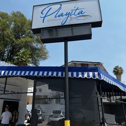 Playita Mariscos - Outside