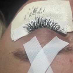 Skin Body And More Esthetics - Classic lash set