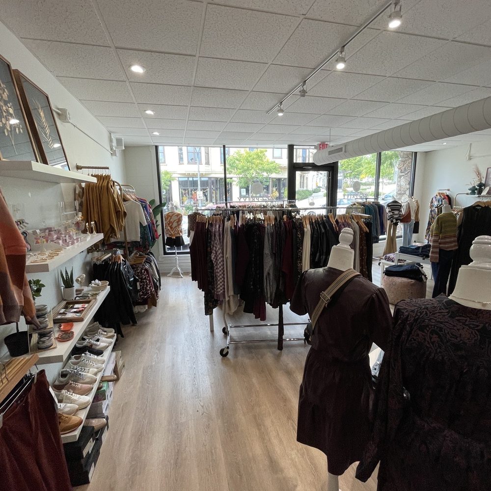 Shop Privy - Women's Clothing Near Me - Wauwatosa, Wisconsin Shop Privy - Women's Clothing Near Me - Wauwatosa, Wisconsin