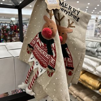 Dillard's - Oh, deer! October 2023 - Department Stores Near Me - Tampa, Florida Dillard's - Oh, deer! October 2023 - Department Stores Near Me - Tampa, Florida