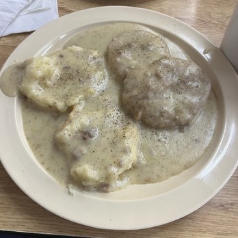 The Korner Shop Cafe - biscuits & sausage gravy - American Near Me - Franklin, West Virginia The Korner Shop Cafe - biscuits & sausage gravy - American Near Me - Franklin, West Virginia