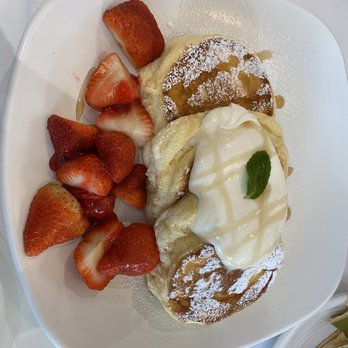Miss Cheese Tea Cafe - Souffle Strawberry Pancake - Bubble Tea Near Me - Pasadena, California