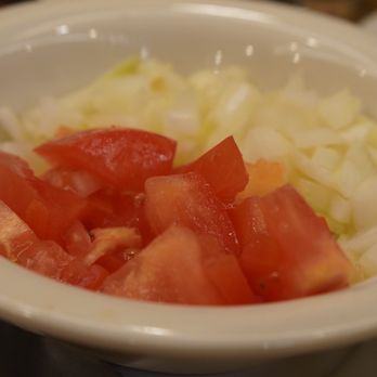 Max's Restaurant - Dillingham - Tomato's and onions *4/2023 - Filipino Near Me - Honolulu, Hawaii