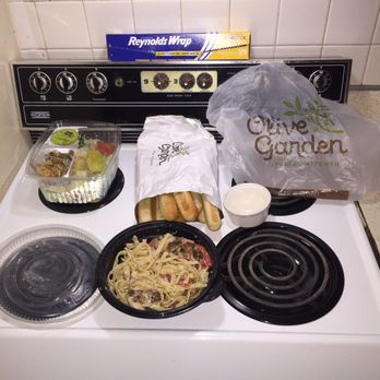 Olive Garden Italian Restaurant - Burnt Chicken carbonara missing shrimp breadsticks & salad - Italian Near Me - Independence, Missouri Olive Garden Italian Restaurant - Burnt Chicken carbonara missing shrimp breadsticks & salad - Italian Near Me - Independence, Missouri