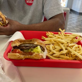 In-N-Out Burger - Burgers Near Me - Rohnert Park, California In-N-Out Burger - Burgers Near Me - Rohnert Park, California