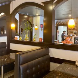 OSH Restaurant & Grill - Inside