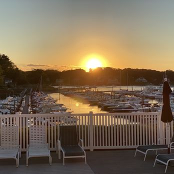 Whales Tale - Northport Harbor - Seafood Near Me - Northport, New York
