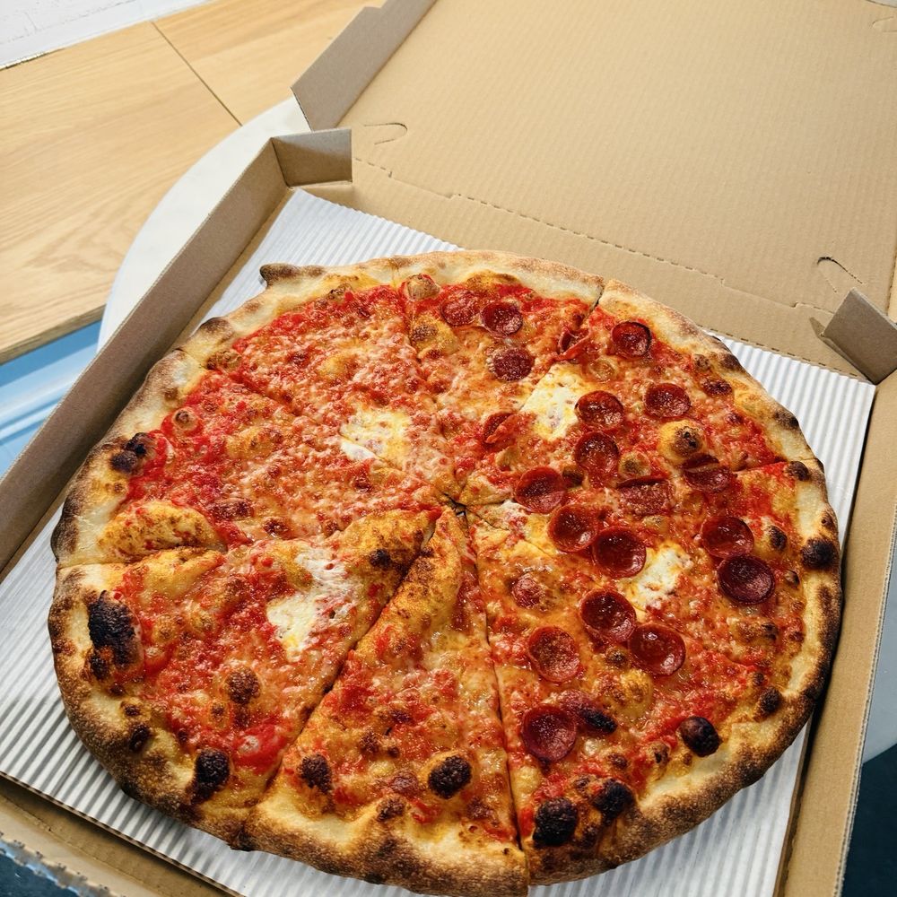 Half cheese half pepp Half cheese half pepp