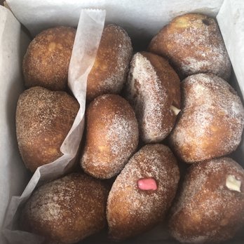Leonard's Bakery - Filled mostly on the right side - Bakeries Near Me - Honolulu, Hawaii