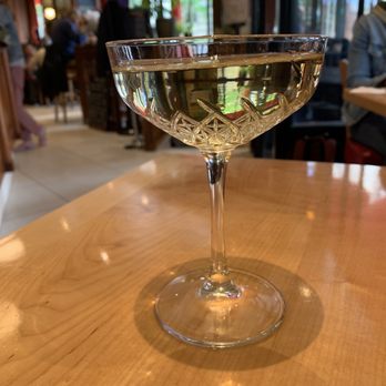 Le Franc Tireur - Champagne - Brasseries Near Me - Paris, 75 Le Franc Tireur - Champagne - Brasseries Near Me - Paris, 75